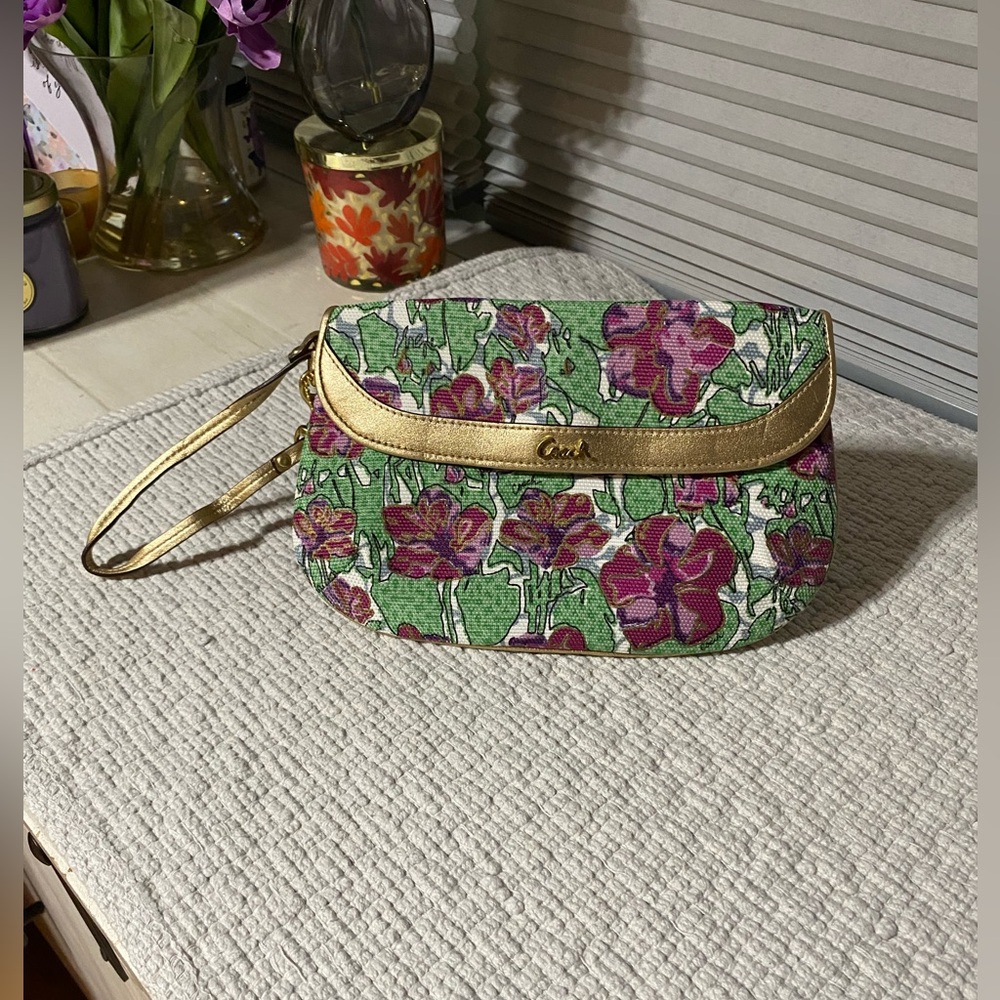 NWT COACH Ashley Floral Clutch Bag - Iris Multicolor wristlet Authentic